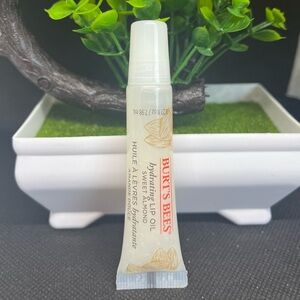 BURT'S BEES HYDRATING LIP OIL SWEET ALMOND OIL 0.27 FL OZ